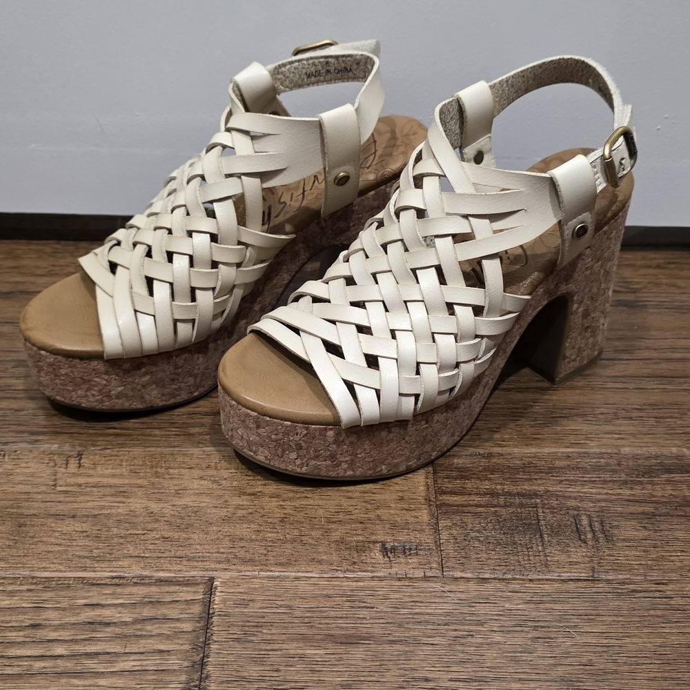 NWOT Blowfish Wedge Sandal